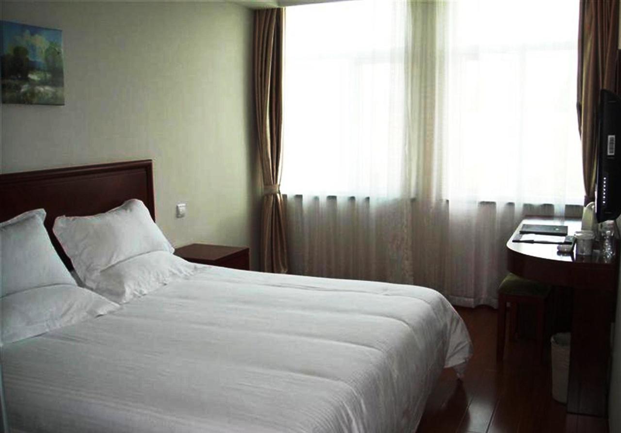 Greentree Inn Shanghai Pudong Airport Town Express Hotel Hotel 2*