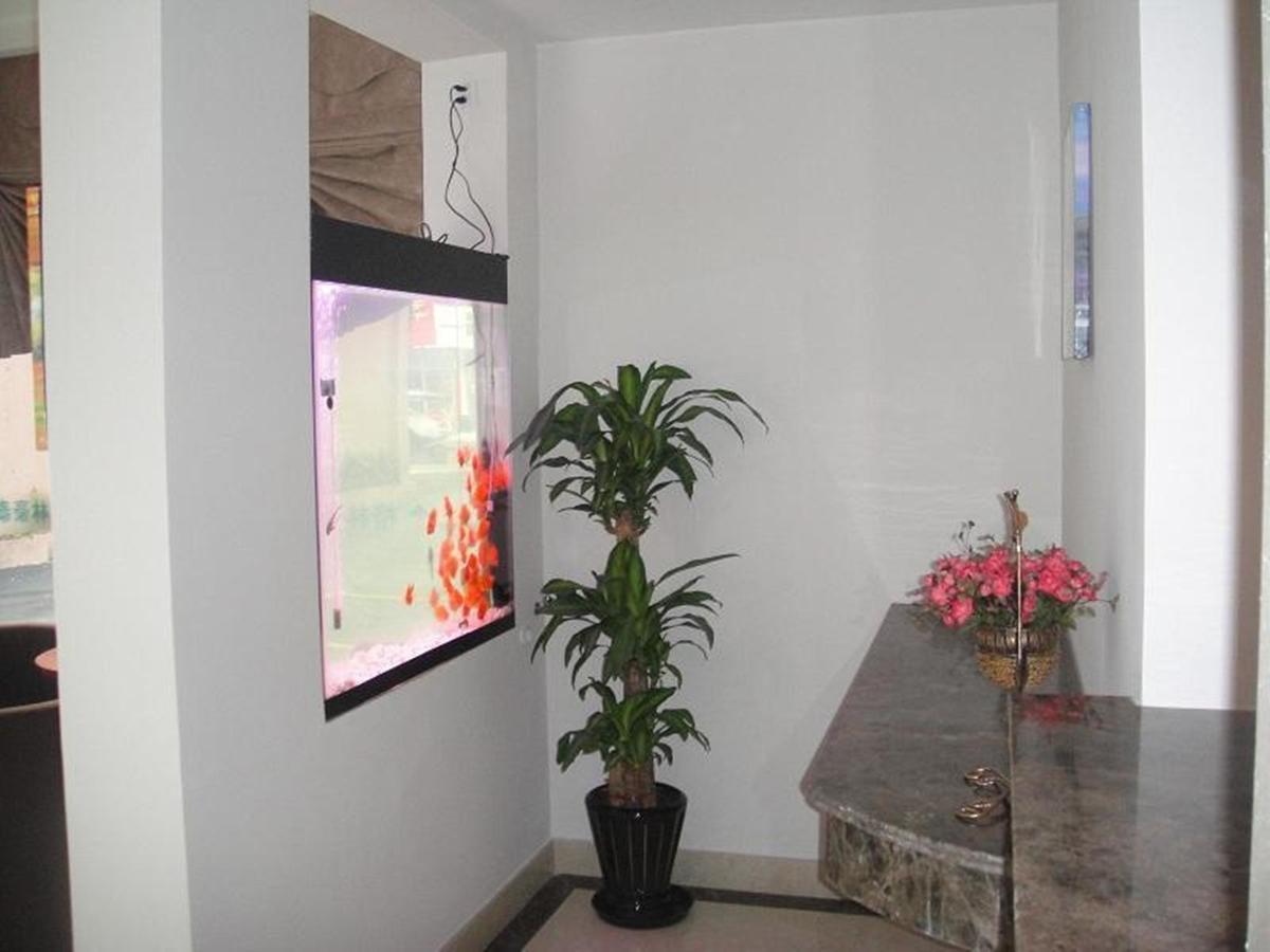 Greentree Inn Shanghai Pudong Airport Town Express Hotel 2*