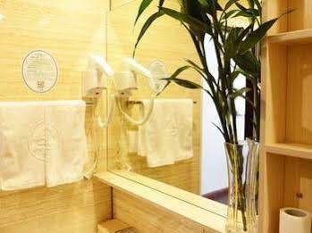 Greentree Inn Shanghai Pudong Airport Town Express Hotel
