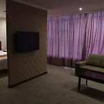 Greentree Inn Shanghai Pudong Airport Town Express Hotel