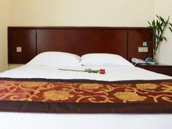 Hotel Greentree Pudong Airport Town Express Shanghai